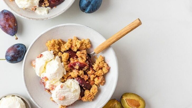 Mürdüm Erikli Crumble Tarifi