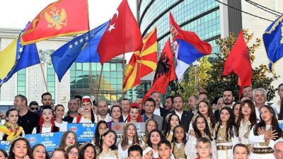 Osmangazi’de Milletlerarası Balkan Şenliği renkli imajlarla start aldı
