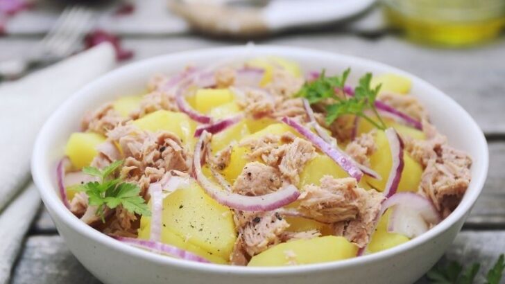 Ton Balıklı Patates Salatası Tarifi