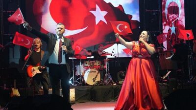 Tuğçe Kandemir Saray’ı salladı