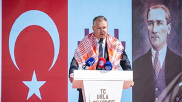 Urla’nın klâsik bağbozumu şenliği renkli imgelerle başladı