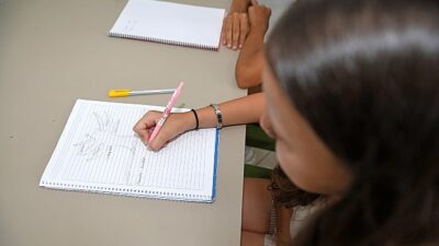 Yabancı üniversite öğrencilerinden Osmangazili çocuklara İngilizce eğitimi