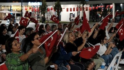 Zafer meşalesi Ulusal İrade Meydanı’nda yakıldı