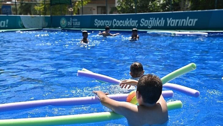 6 Binden Fazla Öğrenci Yazı Havuzlarda Geçirdi