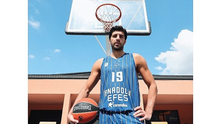 Anadolu Efes Spor Kulübü, 50. Yılını kutlayacağı 2025 – 2026 döneminde GSA Sport tarafından üretilen formalarla alanda olacak