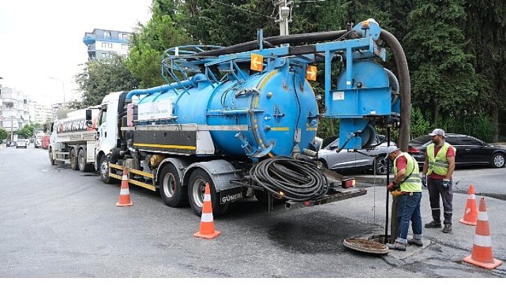 ASAT Alanya’da yağmursuyu çizgilerini temizliyor