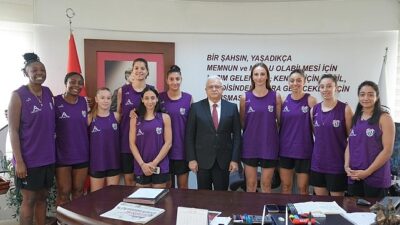 Aslan Yol Burhaniye Belediyespor Bayan Basketbol Ekibinden Lider Deveciler’e Ziyaret