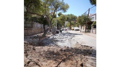 Ayvalık Belediyesi’nden 150 Konutlar Mahallesi’nde Yol Tamir Seferberliği