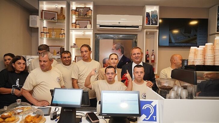 Ayvalık’ta Birinci Manisiz Kafe Hizmete Açıldı