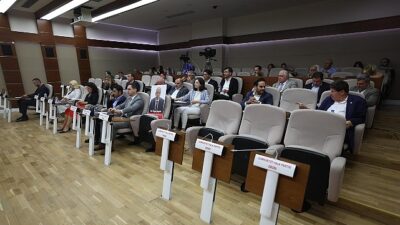 Bakırköy Belediyesi’nden Öğrencilere Eğitim Takviyesi