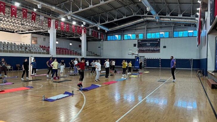 Bakırköylü bayanlar güne sporla başlıyor