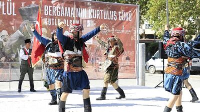 Bergama’nın Kurtuluşu merasimlerle kutlandı