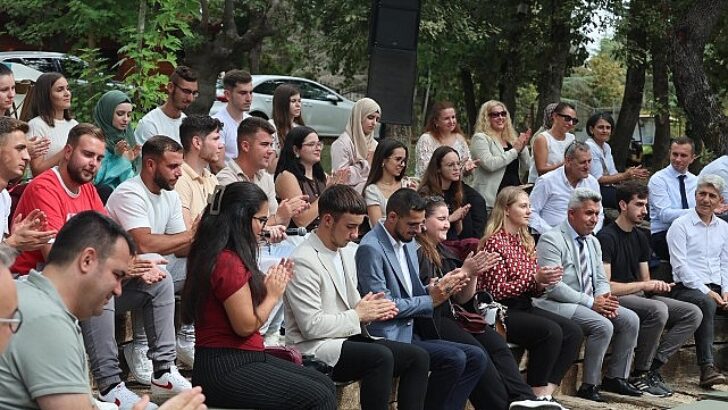 Büyükakın, soydaş gençlerle buluştu