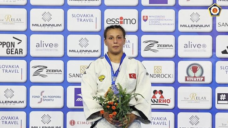 Büyükşehir Belediyesporlu Ecem Baysuğ Avrupa Şampiyonu