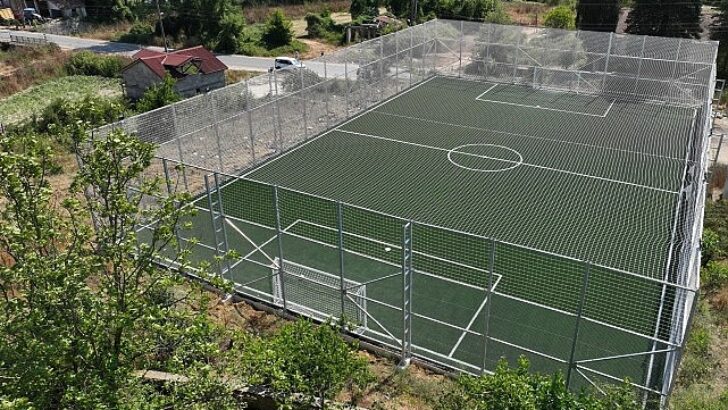 Büyükşehir’den Kocaeli’ye 11 yeni futbol alanı