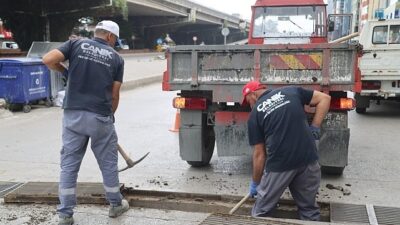 Canik Belediyesi, mazgal paklığı çalışmalarına aralıksız bir halde devam ediyor.