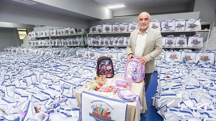 Canik Belediyesi’nden Okula Başlayan Tüm Çocuklara Çanta ve Kırtasiye Setleri İkram