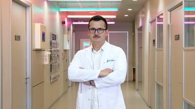 Cep telefonu kamburluğu: Yeni kuşağın sessiz tehlikesi!