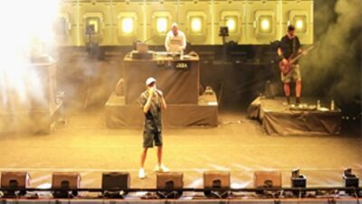 Ceza, İzmir’den barış bildirisi verdi