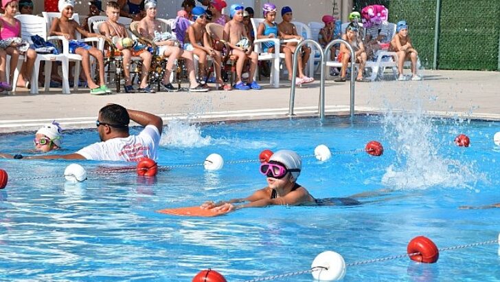 Çiğli Belediyesi’nden yüzme şenliği ve madalya merasimi
