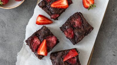 Çilekli Brownie Tarifi