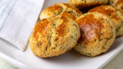 Dereotlu Mayonezli Kıyır Pastane Poğaçası Tarifi