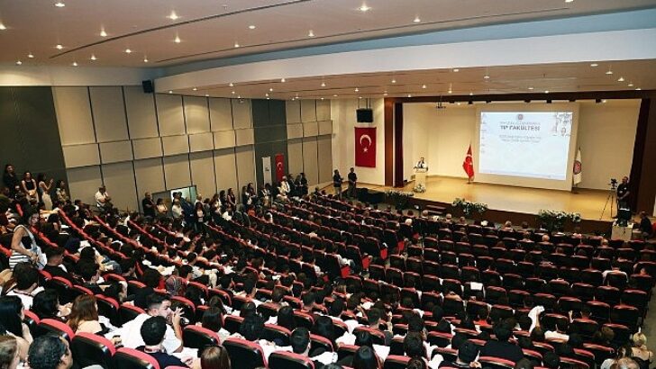 Dokuz Eylül Üniversitesi Tıp Fakültesi, 2025-2026 Akademik Yılı açılışı ve Beyaz Önlük Giyme Merasimi