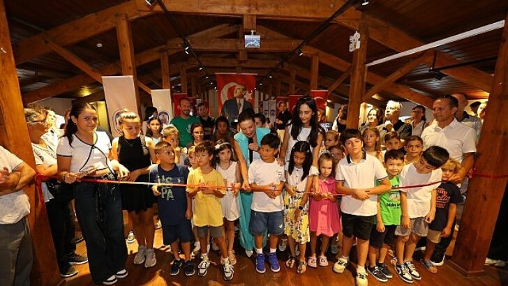 Efes Selçuk’un çocuklarından barış çizgileri