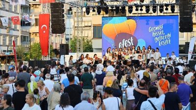 EFEST 2025 renkli imajlarla başladı