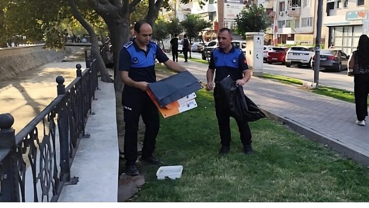 Gemlik’te Müsaadesiz Afişlere Zabıta Müdahalesi