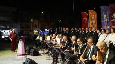 İnegöl Belediyesi TSM Korosundan Süper Konser