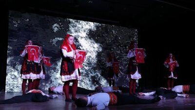 İnegöl’ün Kurtuluşunun 103 Yıllık Öyküsü Sahnede Sergilendi