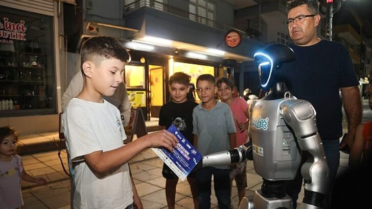 İnsansı Robot Canik Sokaklarında