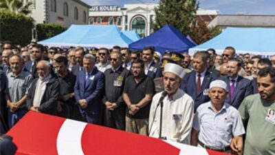 İzmir’in şehitlerine veda