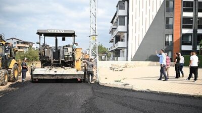 Kartepe’de Asfalt Atağı Sürüyor