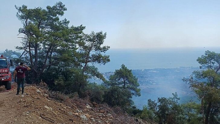 Kemer’de korkutan yangın