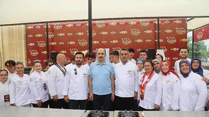 Lider Altay Gastrofest’e Katılan Yüz Binlerce Konuğa, Şeflere ve Esnafa Teşekkür Etti