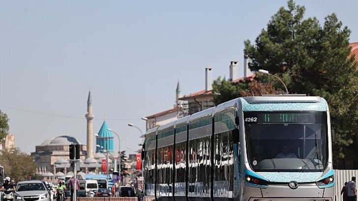 Lider Altay: “Konya’da Yeni Kayıt Yaptıran Üniversite Öğrencileri Toplu Ulaşımdan 10 Gün Fiyatsız Faydalanıyor”