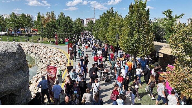 Lider Altay Tüm Lezzet Tutkunlarını Pazar Akşamına Kadar Devam Edecek GastroFest’e Davet Etti
