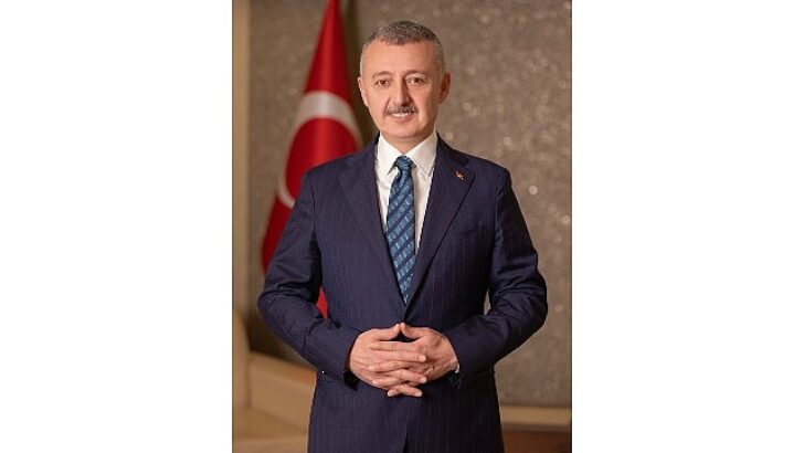 Lider Büyükakın okula yeni başlayan miniklere muvaffakiyetler diledi