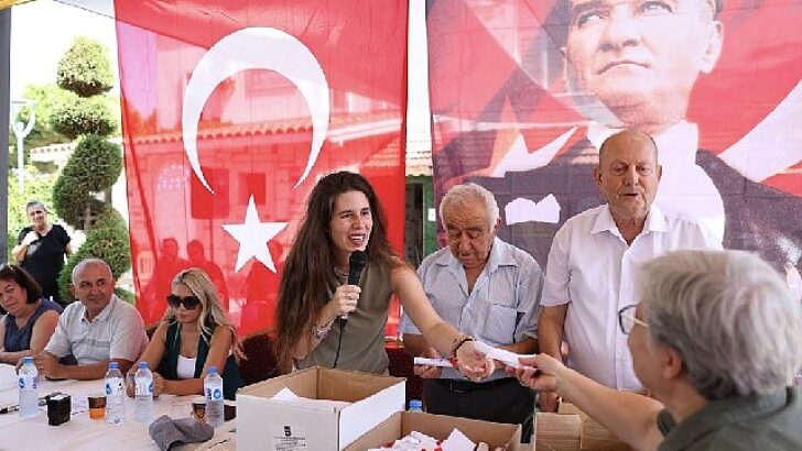 Lider Denizli, Çeşme’de 32 yıllık tapu sıkıntısını çözdü
