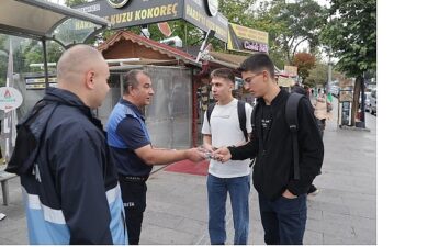 Lider Rasim Arı’dan Öğrencilere Bitmeyen Kalem Sürprizi
