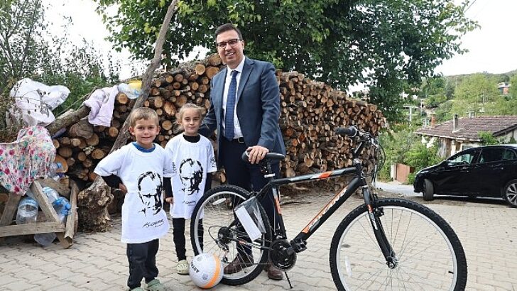 Nilüfer Belediyesi’nden minik Hamza’ya bisiklet sürprizi