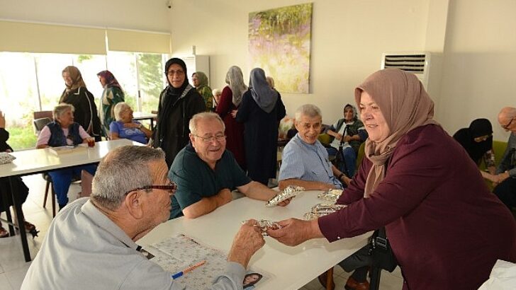 Nilüferli bayanlardan huzurevinde sıcak buluşma