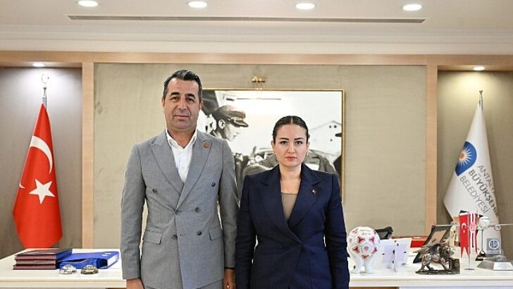 Özdemir Merkezefendi ve Tuzlukçu Belediye Başkanlarını kabul etti