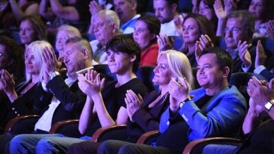 Sanat Güneşi Zeki Müren Osmangazi’de en sevilen müzikleriyle anıldı