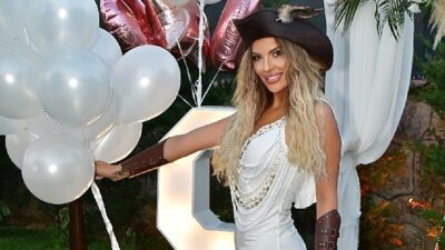 Sunucu ve Eski Türkiye Hoşu Simge Tertemiz, 38. Yaşını Yeni Meskeninde Kutladı!