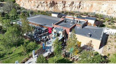 Tabiat ve Çağdaş Mimarinin Buluştuğu Kanyon Cafe Açıldı