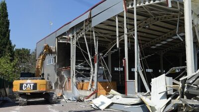 Tahtalı Mahallesi’nde 3 kaçak yapı yıkıldı