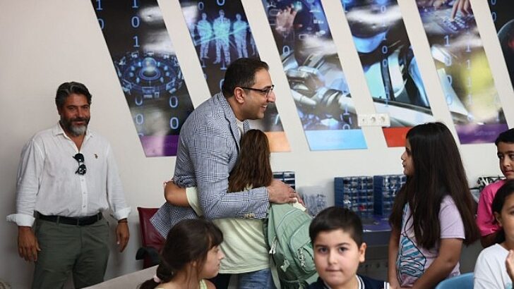Yiğit, Robotik Kodlama Kursu öğrencileriyle buluştu